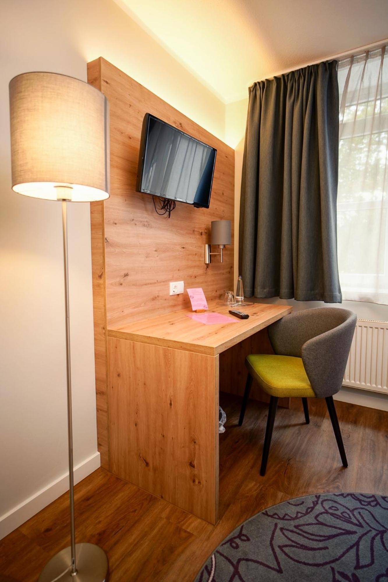 Hotel Lindenhof Билефелд Екстериор снимка