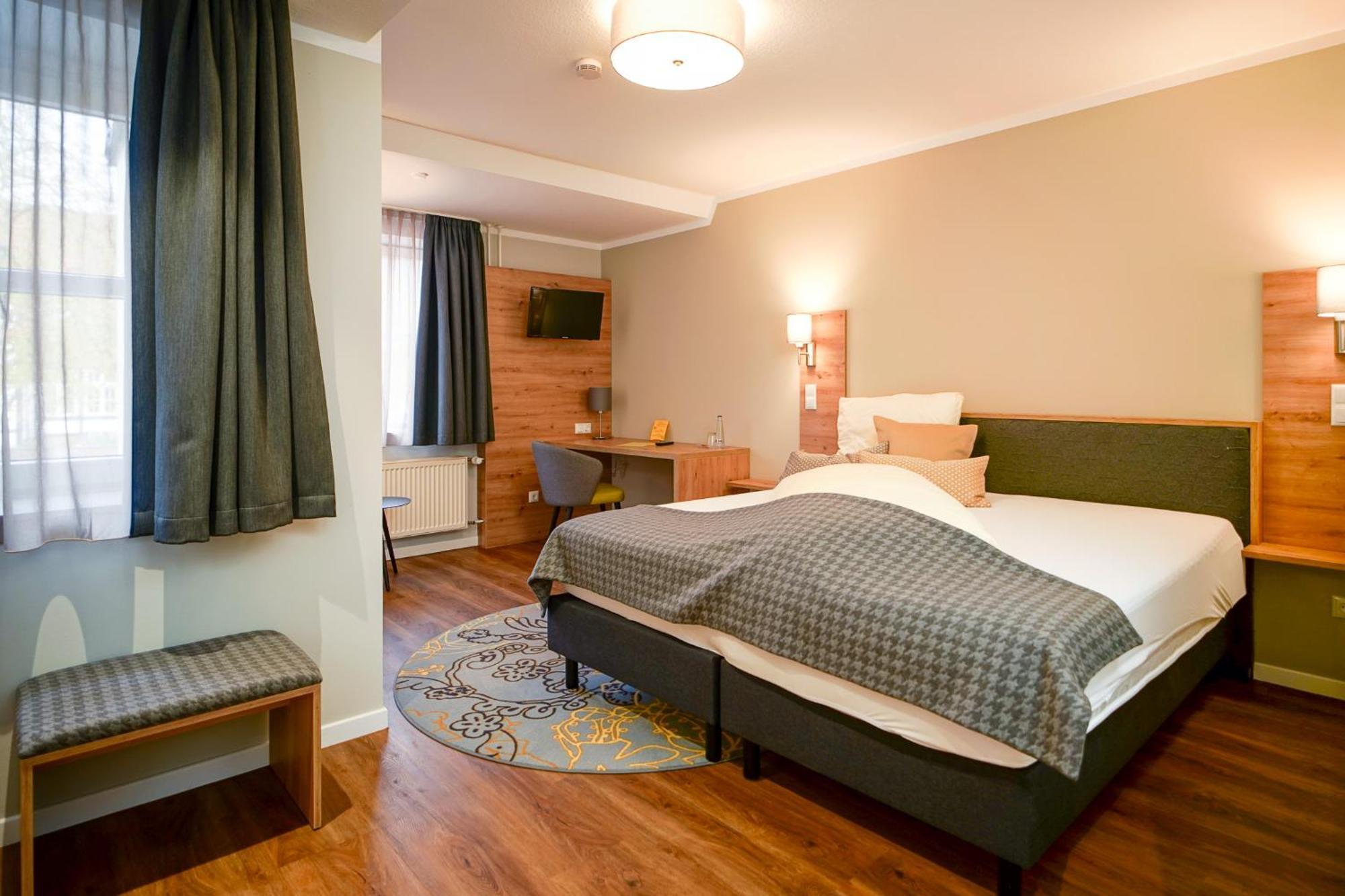 Hotel Lindenhof Билефелд Екстериор снимка